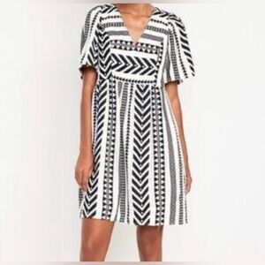 Old Navy V Neck Mini Swing Dress White Black Aztec Embroidered - S Petite